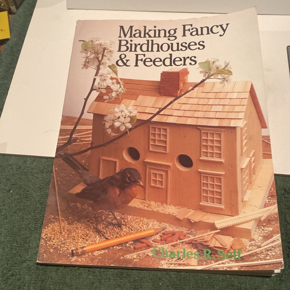 Vintage 1988 “Making Fancy Birdhouses & Feeders,” oversized paperback